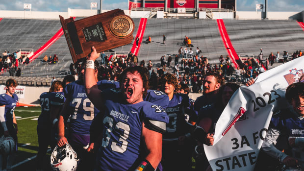 120923-AAAFootballFinals-3A-92